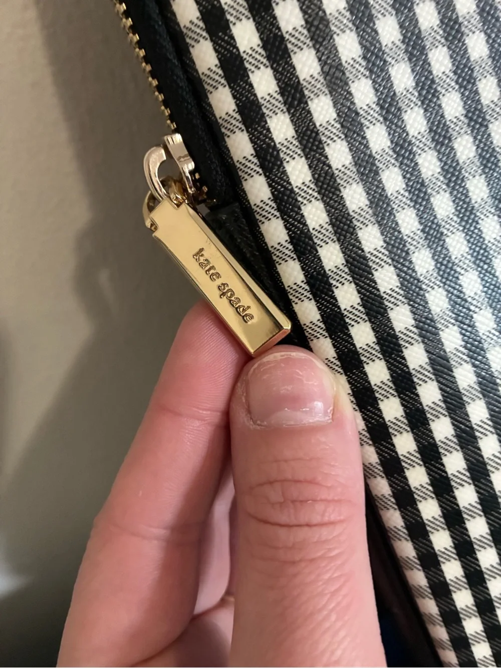 kate spade Black & White Gingham Zip Large Laptop Case with Gold Logo
